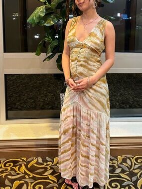 Sleeveless Linen V-Neck Maxi Dress in Sage & Cream